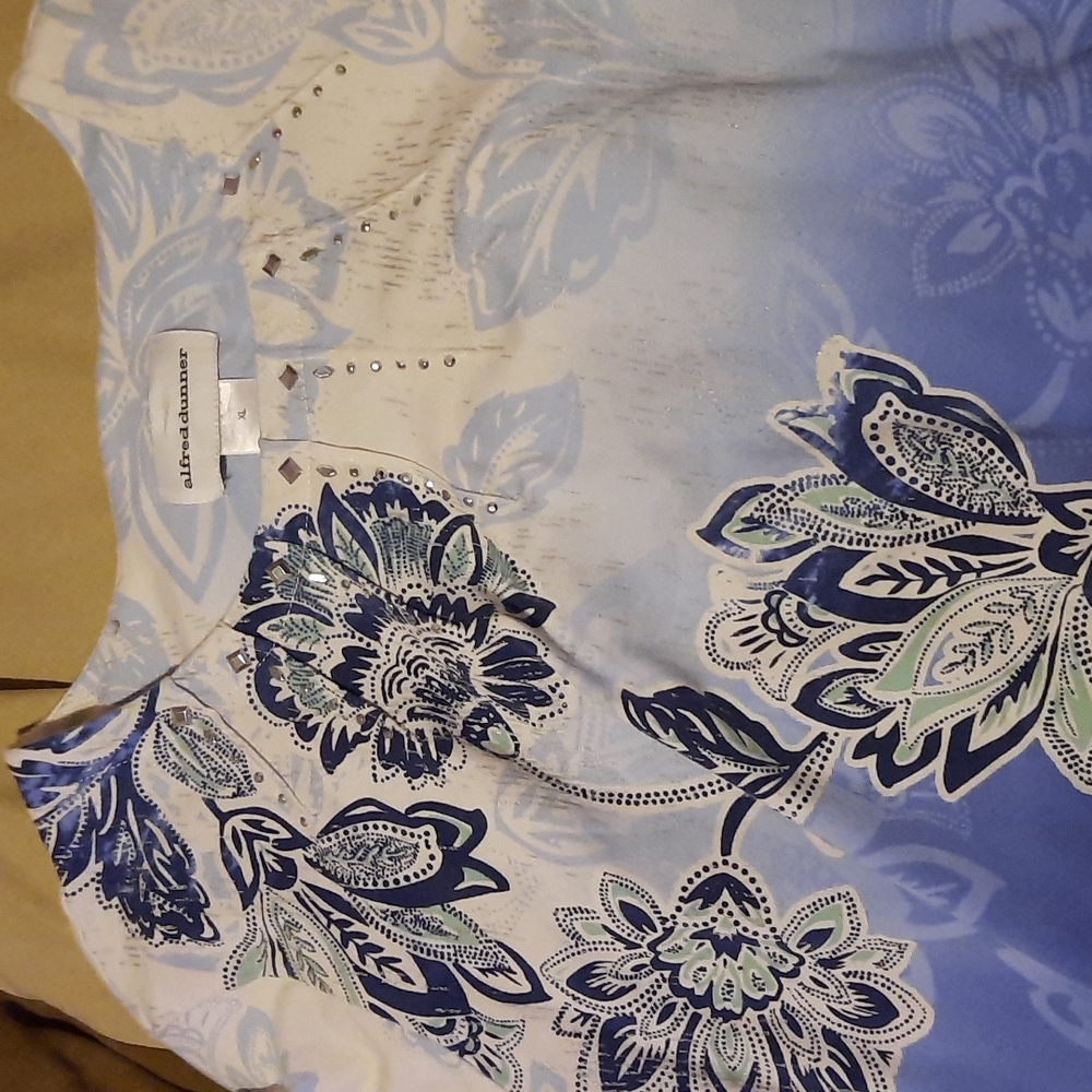 Woman's blouse